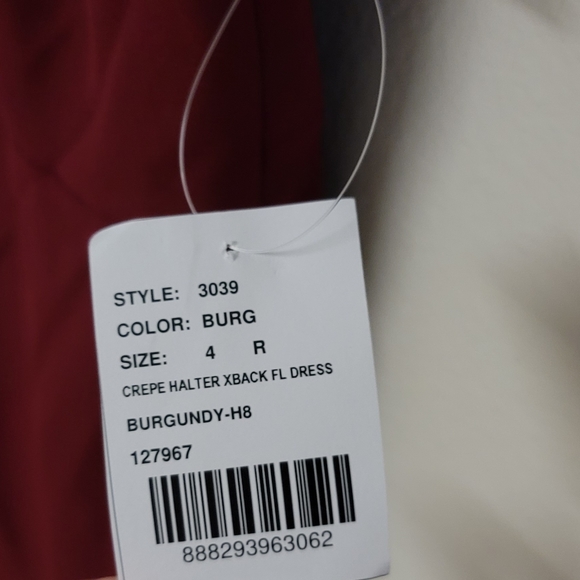 CLEARANCE NWT Dessy Collection by Vivian Diamond Halter Open Back Dress Size 4 - Picture 3 of 9